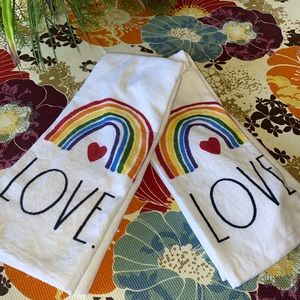 Set of 2 Rae Dunn kitchen towels set -LOVE